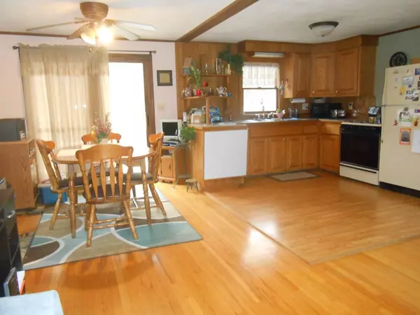 Tiverton, RI 02878,40 Furey Ave.