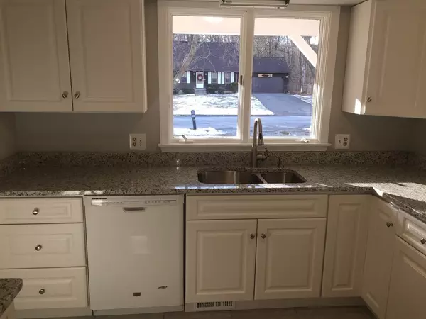 West Springfield, MA 01089,34 High Meadow Dr
