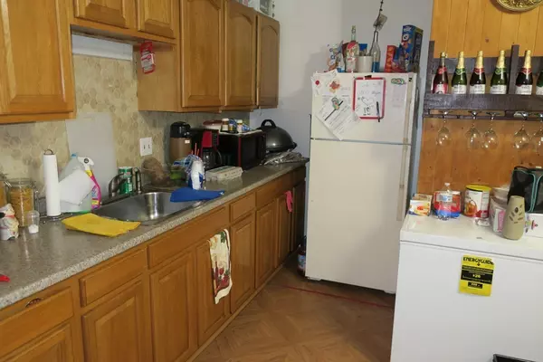 Holyoke, MA 01040,25-27 N Bridge Street