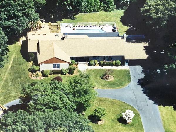 34 Fairway Ln, Foxboro, MA 02035