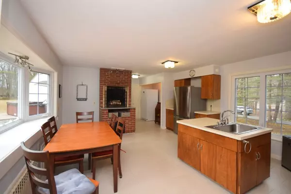 Wilbraham, MA 01095,11 Greenwood Road