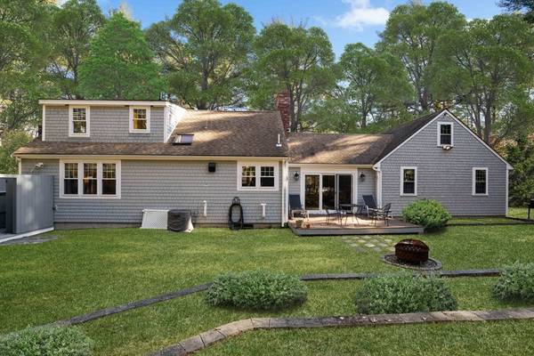 Duxbury, MA 02332,1548 Tremont Street