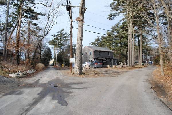 Freetown, MA 02717,1 Hemlock Point