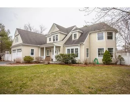 Sandwich, MA 02563,10 Birchwood Ln