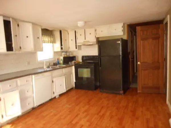 Berkley, MA 02779,18 Pine St