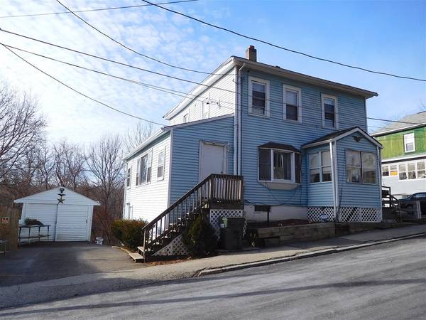 6 Carter St, Webster, MA 01570