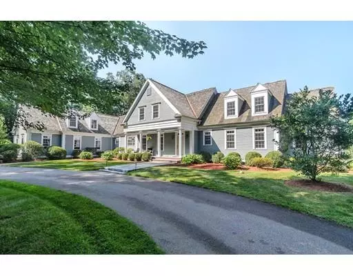 25 Orchard St, Medfield, MA 02052