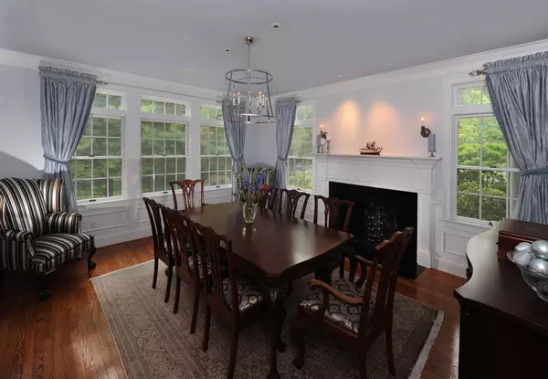 Needham, MA 02492,21 Stonecrest Dr