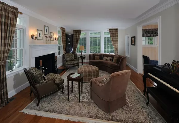 Needham, MA 02492,21 Stonecrest Dr