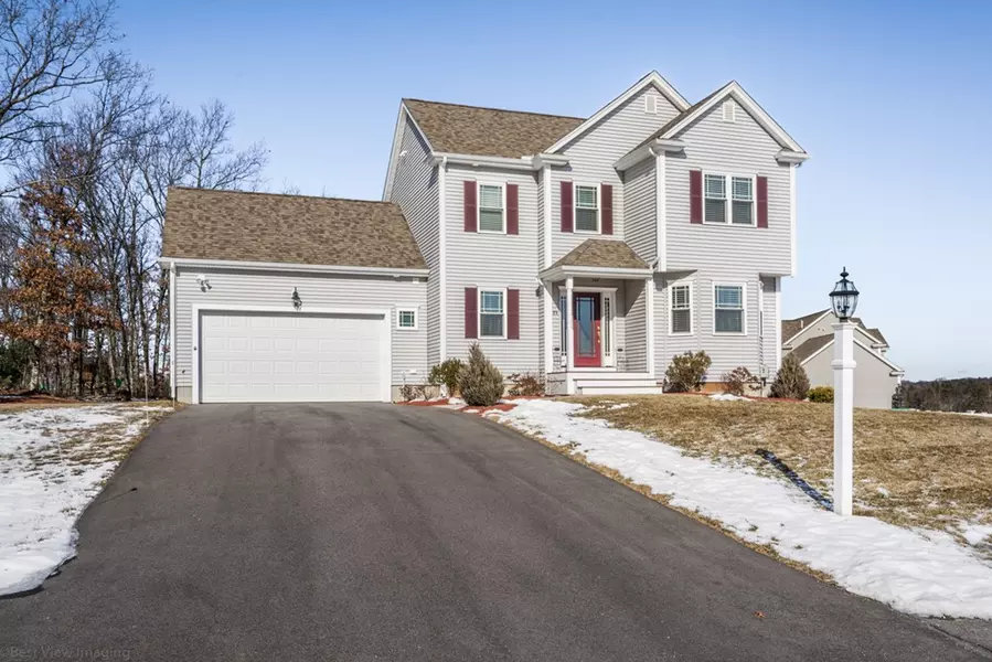 39 Glenside Dr, Blackstone, MA 01504