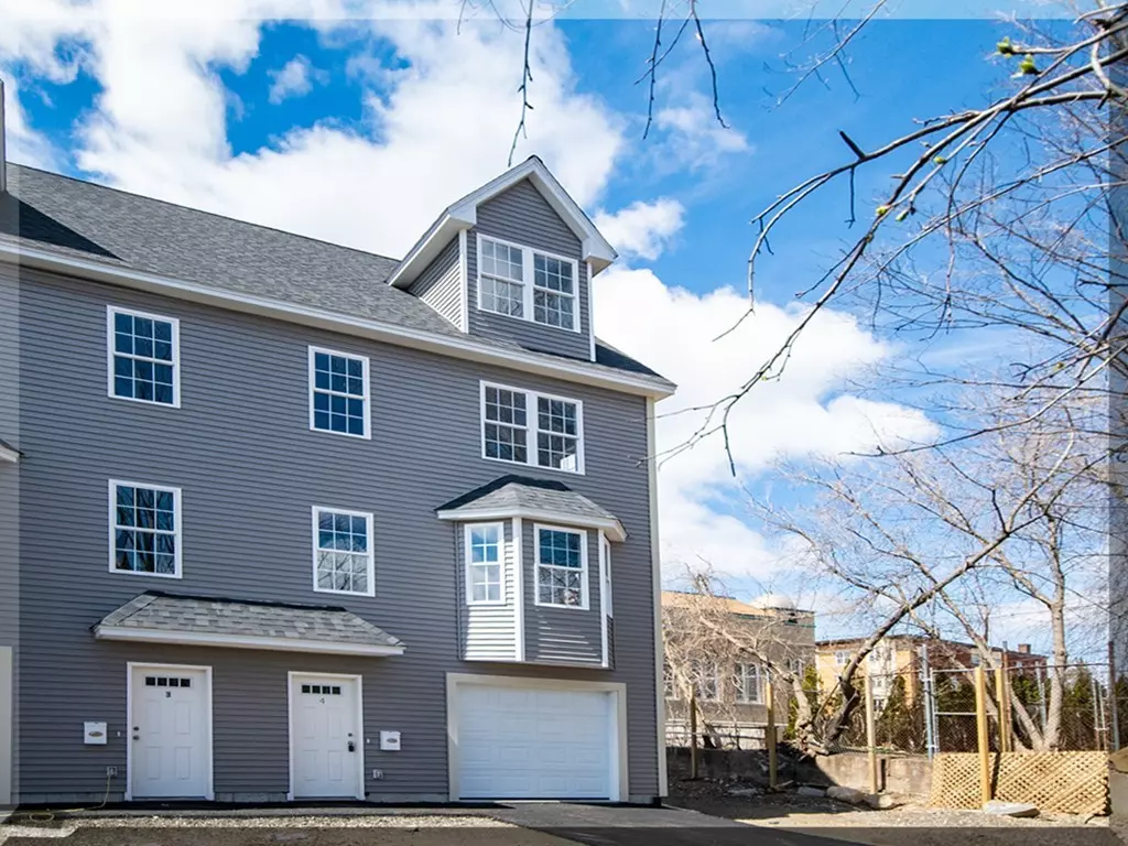 Haverhill, MA 01830,3 Grand Ave #1