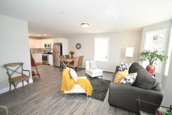 Haverhill, MA 01830,3 Grand Ave #2