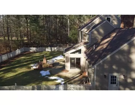 Rochester, MA 02770,28 Deerfield Ter