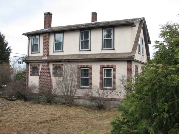 46 Spruce St, Fitchburg, MA 01420