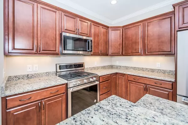 Woburn, MA 01801,100 Baldwin Avenue #17