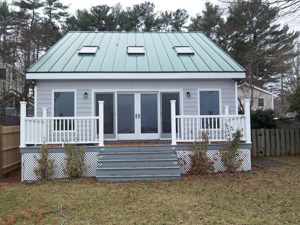 17 Point Of Pines Rd, Freetown, MA 02717