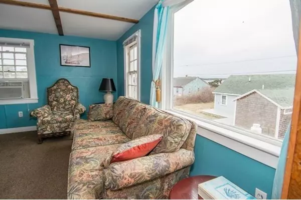 Wellfleet, MA 02667,210 Kendrick Ave #5