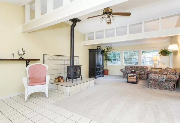 Huntington, MA 01050,1 County Rd