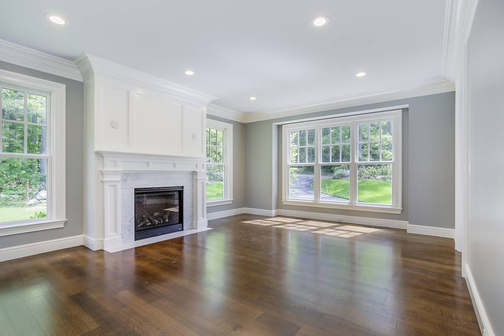 Weston, MA 02493,23 Country Drive