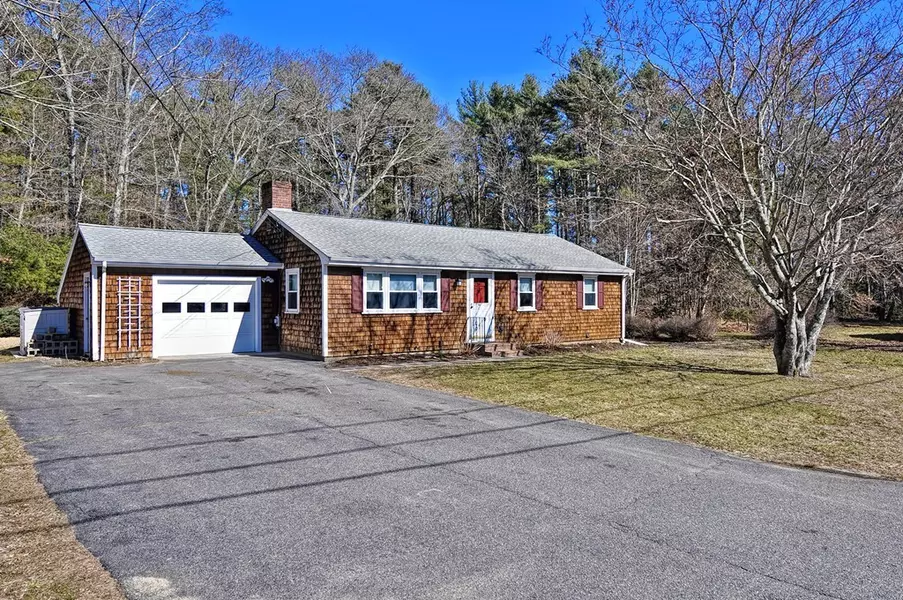 24 Susan Ln, Middleboro, MA 02346