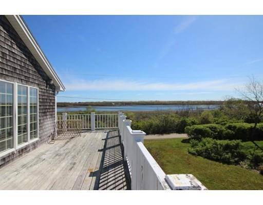 22 Dupont Dr, Mattapoisett, MA 02739