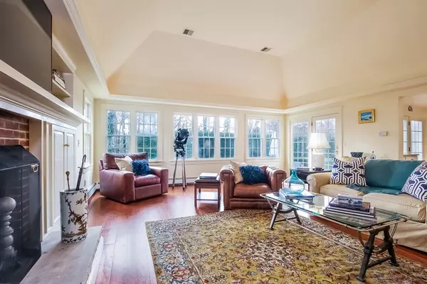 Falmouth, MA 02574,9 Hawks Way