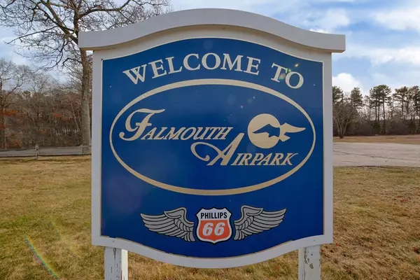 Falmouth, MA 02536,8 Wiley Post Ln