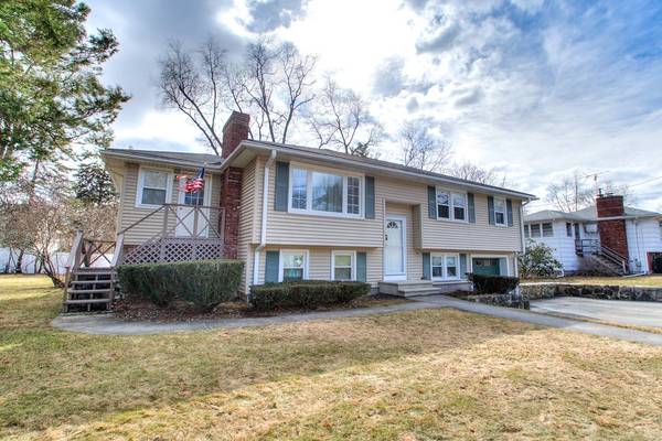 14 Cherry Hill Cir, Methuen, MA 01844