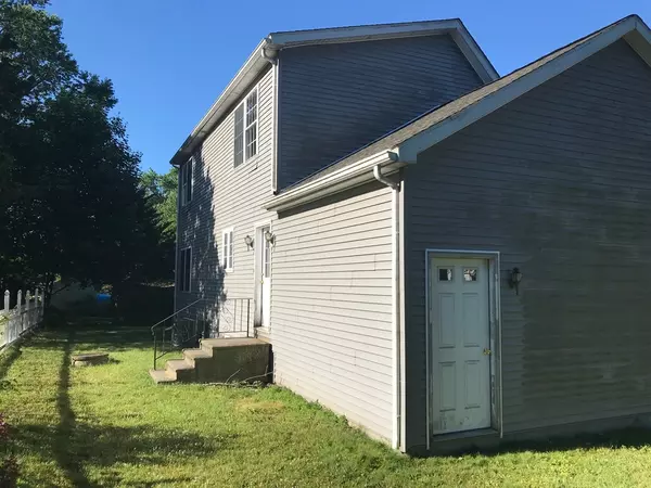 Berkley, MA 02779,19 Riverside Dr