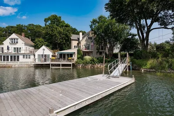 105 Border St, Cohasset, MA 02025