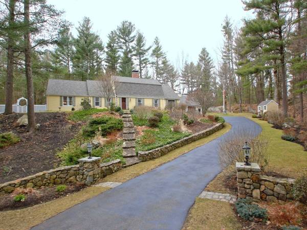 2 Webster Ln, Wayland, MA 01778