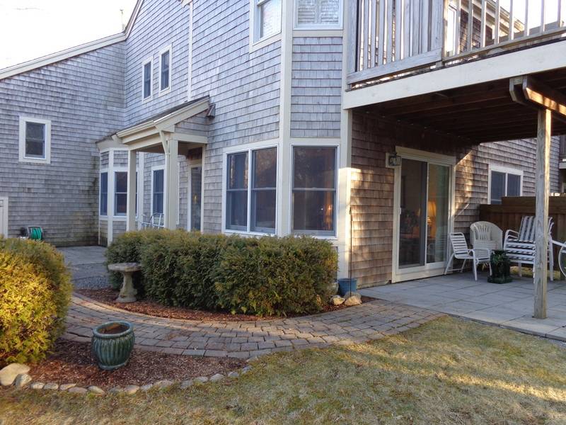 28 Blueberry Path, Yarmouth, MA 02675