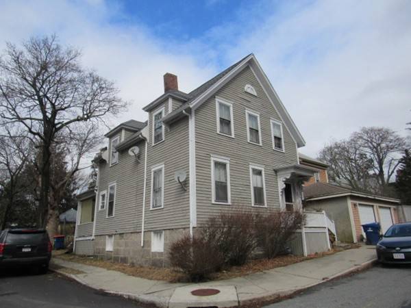 42 Arch St, New Bedford, MA 02740