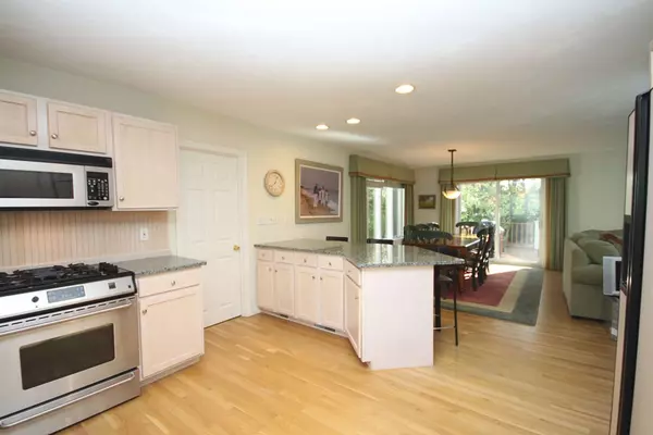 Mashpee, MA 02649,34 Periwinkle Lane