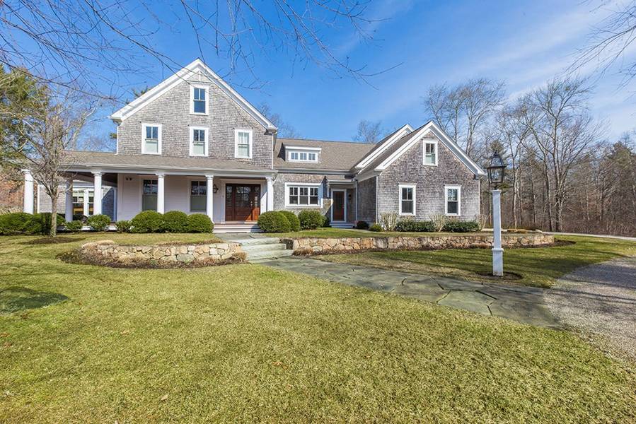 5 Pine Ridge Lane, Mattapoisett, MA 02739