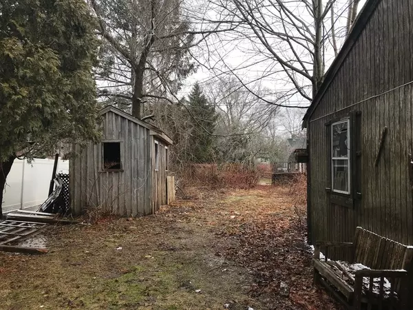 Fairhaven, MA 02719,71 Akin St