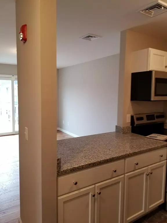 Taunton, MA 02780,450 Somerset Ave #309