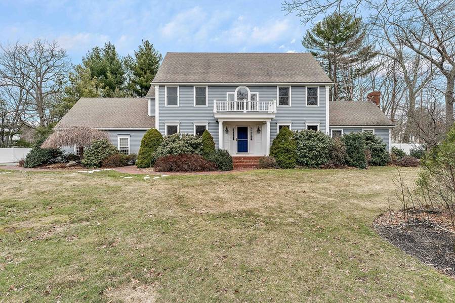 7 Bayberry Ln, Hanover, MA 02339