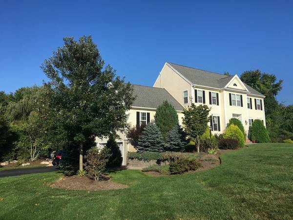 10 Blueberry Ln, Northborough, MA 01532