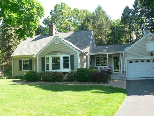 2 Bruuer  Ave, Wilbraham, MA 01095