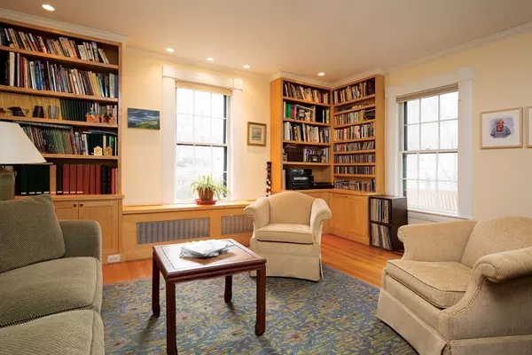 Brookline, MA 02445,141 Walnut St