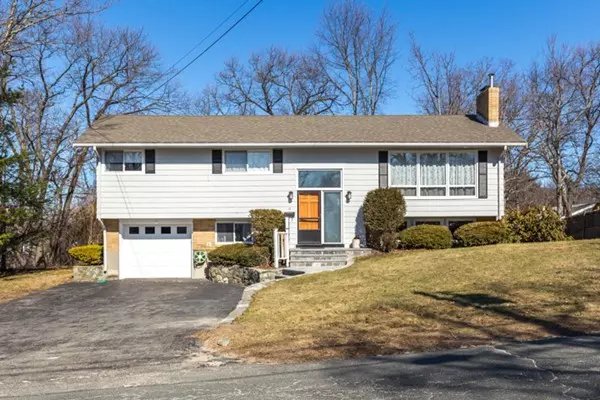 15 Graystone Rd, Stoneham, MA 02180