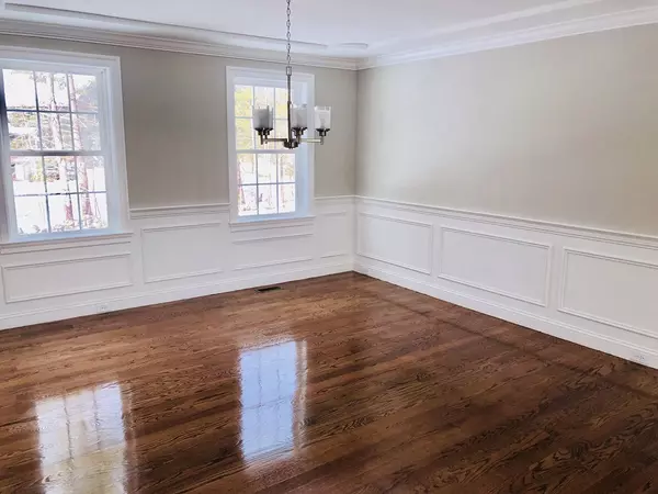 Wilmington, MA 01887,16-R Boutwell St