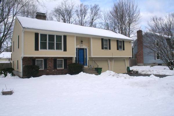 59 Mc Endy St, Northbridge, MA 01588