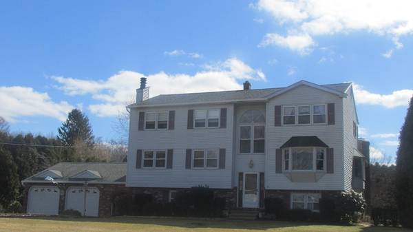 4 Rollingwood Drive, Oxford, MA 01540