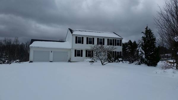 28 Muggett Hill Rd, Charlton, MA 01507