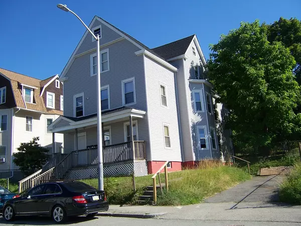 8 Sturgis Street, Worcester, MA 01605