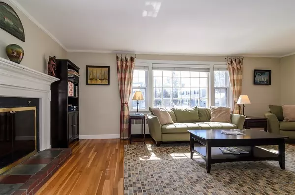 Wellesley, MA 02481,27 Roberts Rd