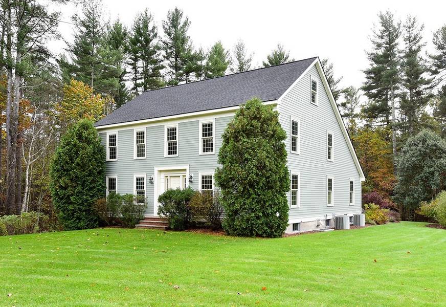 11 Robbins Farm Rd, Dunstable, MA 01827