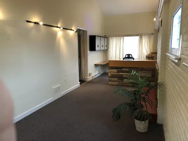 Natick, MA 01760,14 West Central St